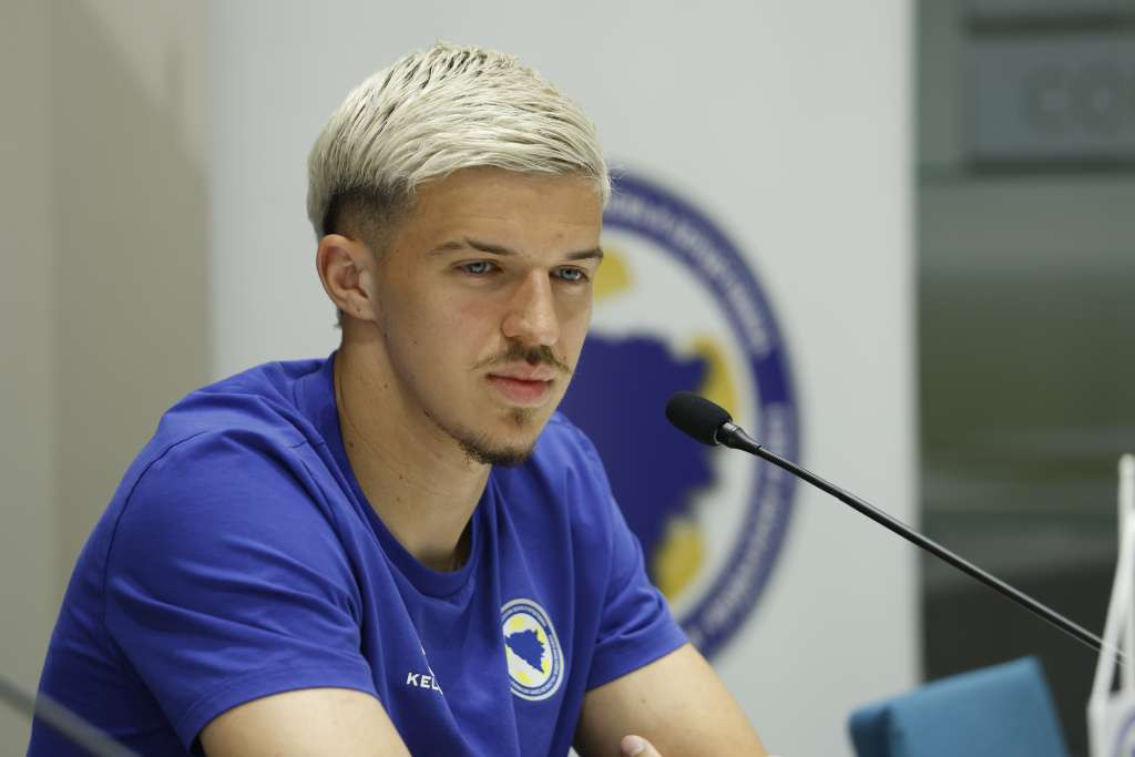 Tri premijerligaša u utrci za Muharemovića; Leeds trenutno najbliži transferu