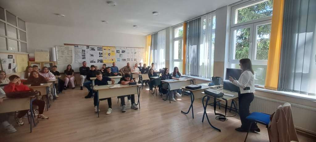 Učenici u Tuzli i Brezi učili o ratu, genocidu u Srebrenici i važnosti kulture sjećanja