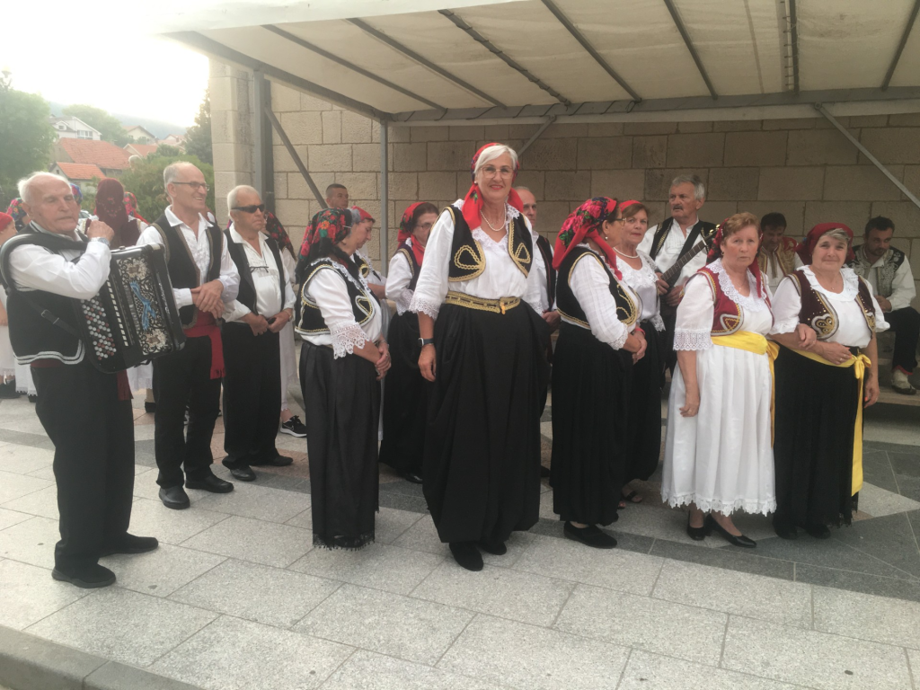 U Tomislavgradu održana večer folklora i tradicijskih običaja