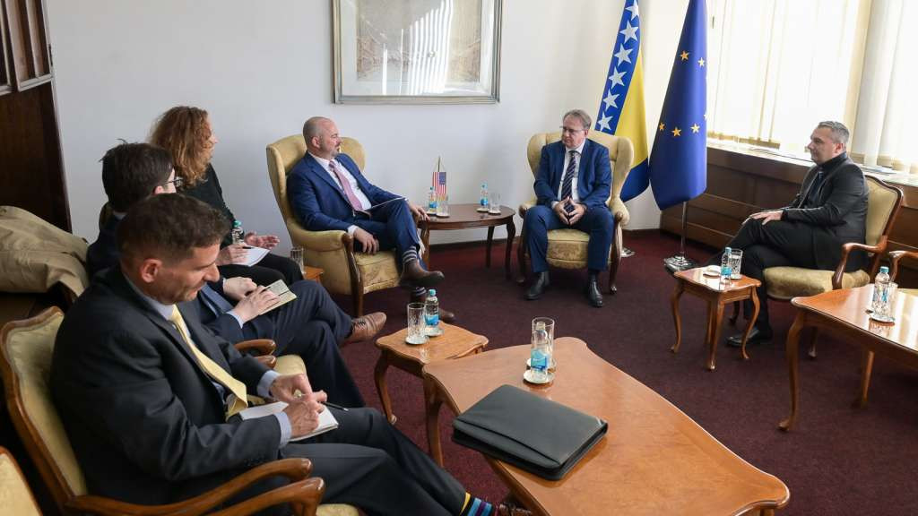 Nikšić s otpravnikom poslova Ambasade SAD-a: Ubrzati aktivnosti u projektu Južna interkonekcija