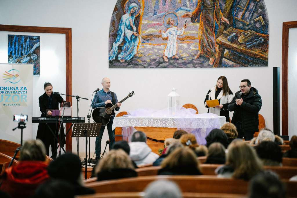 Koncert 'Sretan ti Božić, narode moj' okupio mnoštvo građana - Busovača