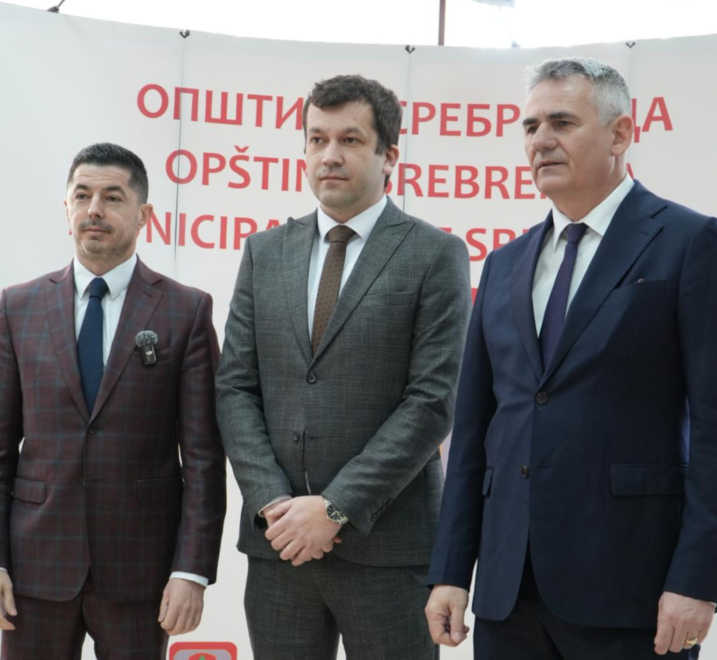 Brčko distrikt dobitnik Plakete sa zlatnim grbom Općine Srebrenica