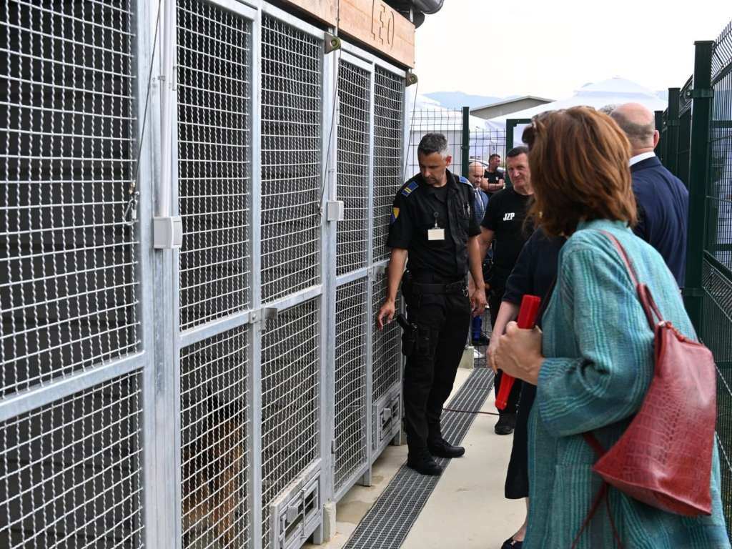 Misija OESS-a jedinici GP BiH Sarajevskog aerodroma uručila infrastrukturu za smještaj K-9 timova