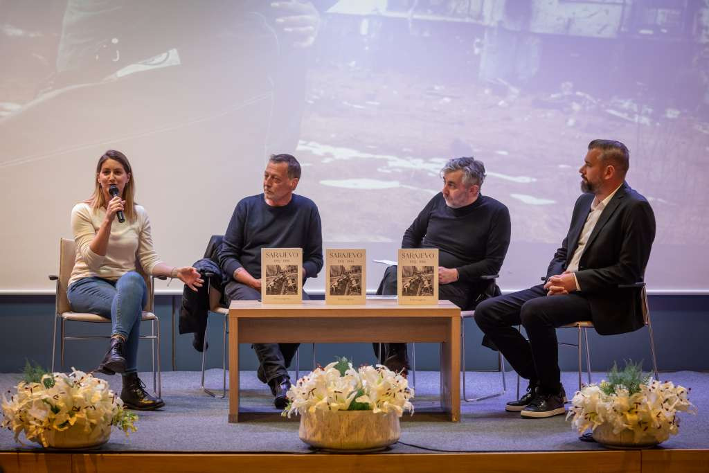Na Kovačima predstavljena fotomonografija 'Sarajevo 1992-1996' Enrica Dagnina