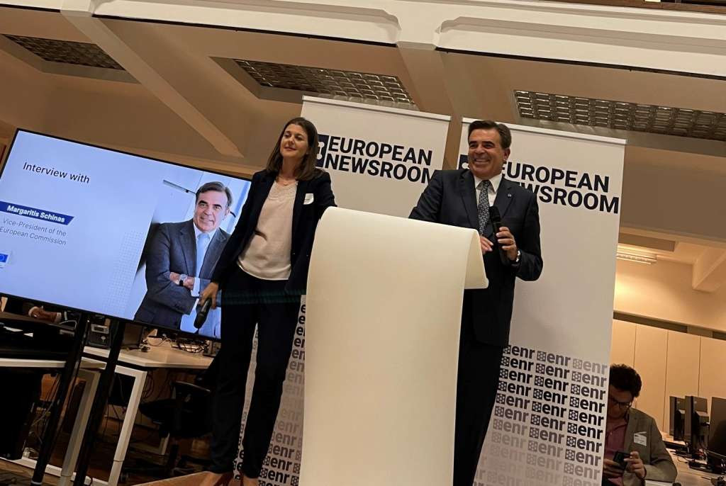 Schinas upozorio na postojanje špijunskih softvera koji su agresivni i nekontrolirani