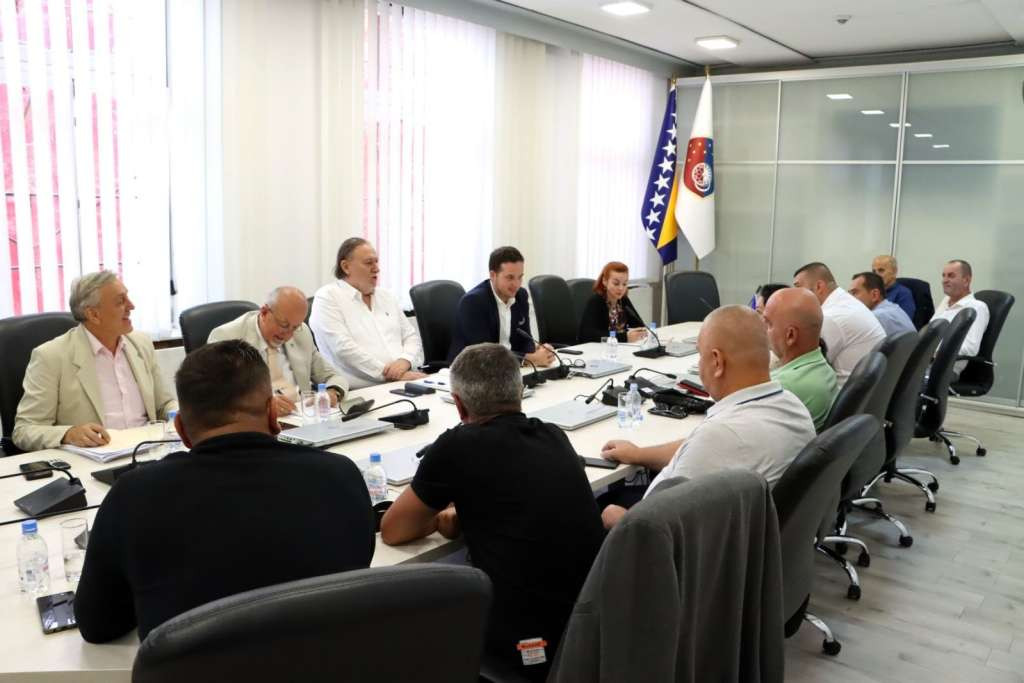 Uk i Pandurević sa sindikatima komunalnih preduzeća - Zajednički rad na rješavanju problema