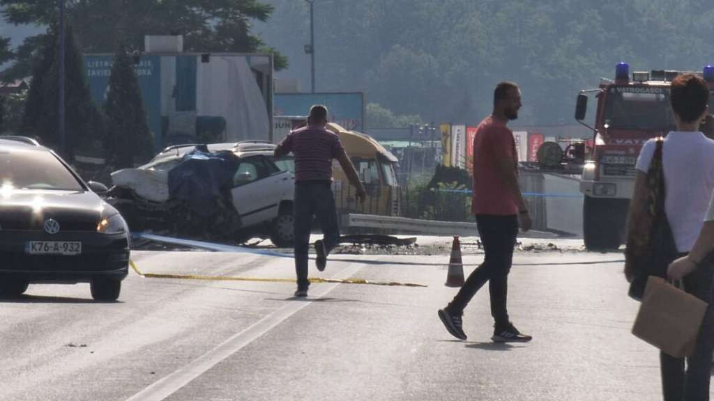 U teškoj prometnoj nesreći u Vitezu poginula jedna osoba