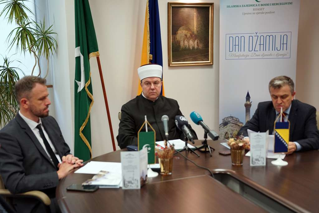 Izložbom 'Džamije Bošnjaka u Istanbulu' otvorena manifestacija 'Dani džemata i džamija'