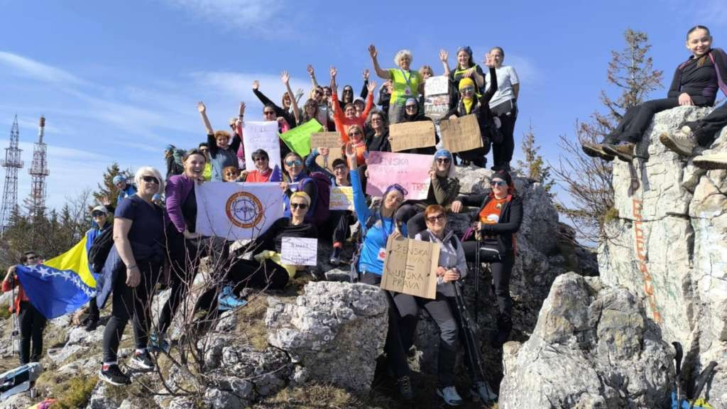 Povodom 8. marta upriličena 10. tradicionalna manifestacija '100 žena na Trebević'