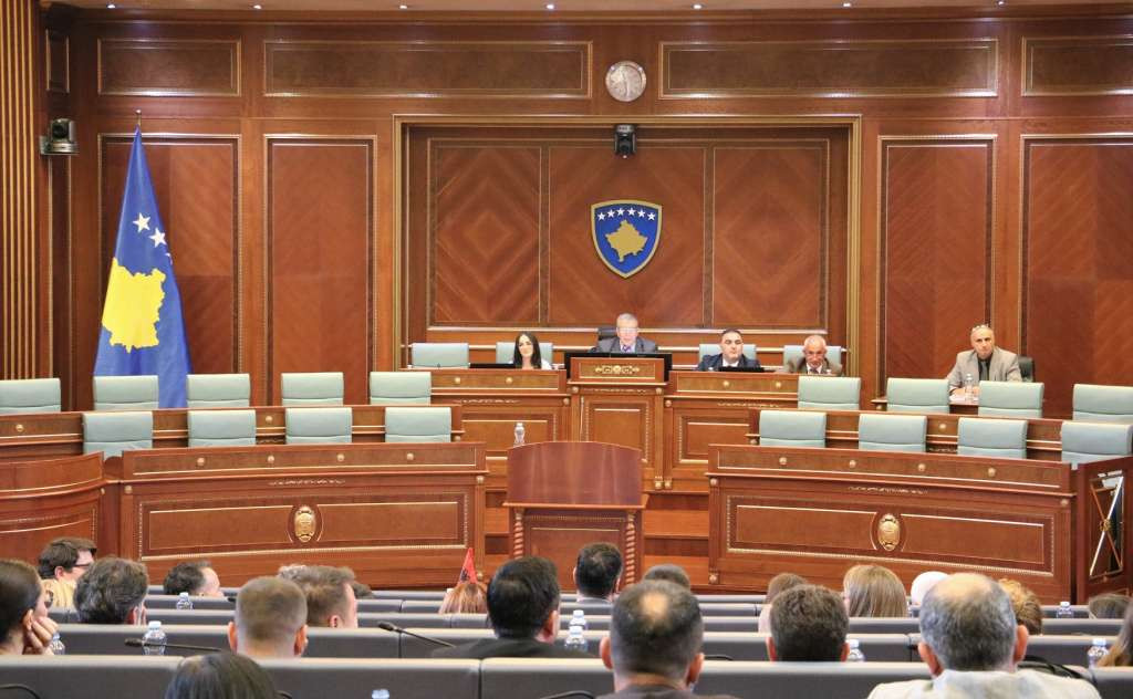 Opozicione stranke bojkotiraju skupštinsku sjednicu, Kosovo riskira odgodu ulaganja od milijardu eura