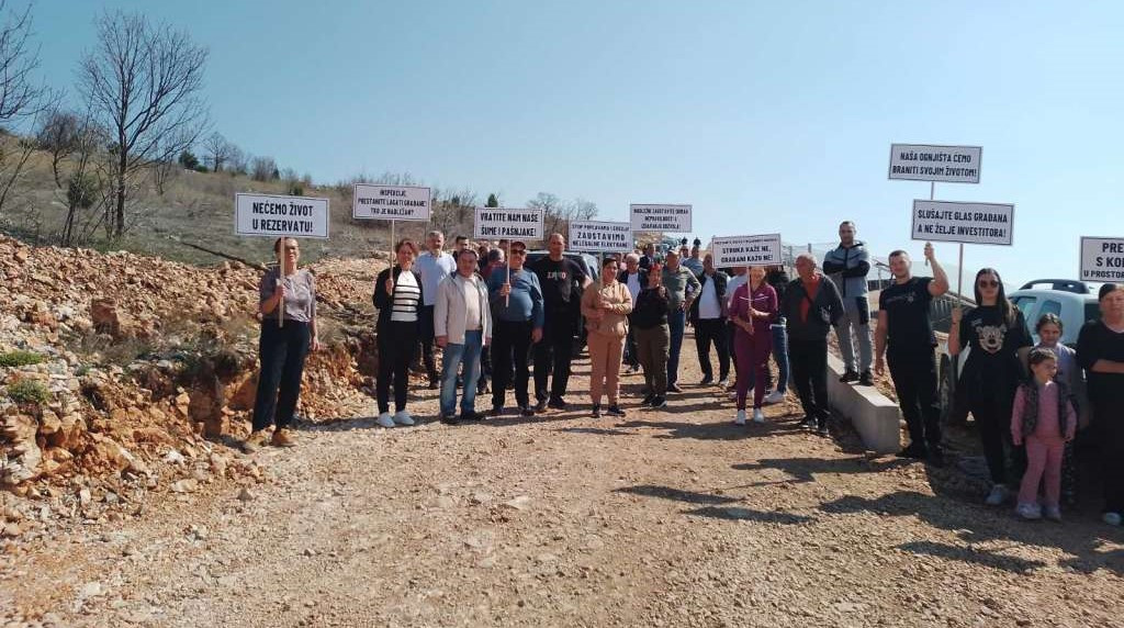 Prosvjed u Međinama protiv izgradnje elektroenergetskih objekata