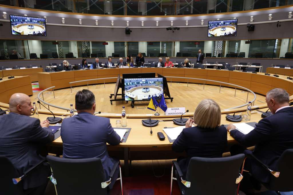 Bez zajedničke izjave, kritike neustavnih odluka RS-a, pohvale Vijeću ministara BiH