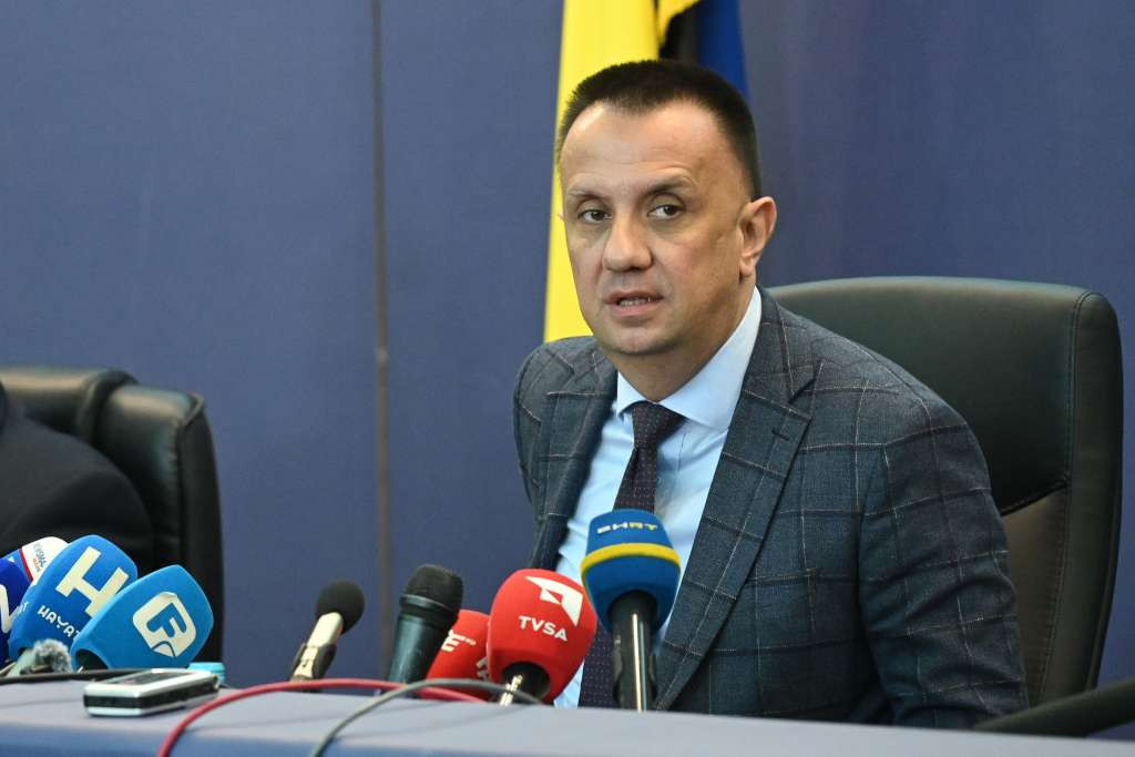 Ministar Lakić: Vlasnik je odbio rješenja Vlade, ali radnici Željezare nisu ostavljeni