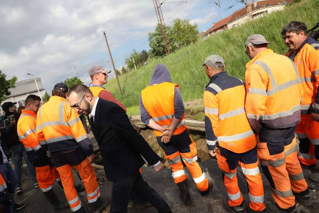 U nezgodi u mjestu Ograjna kod Žepča povrede zadobila vozačica i vozač