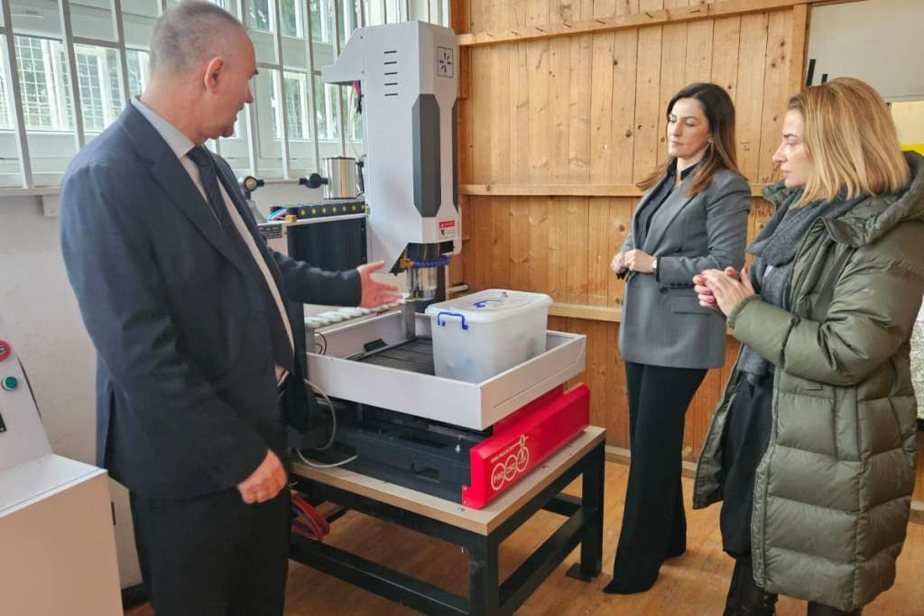 Usklađivanje obrazovanja s potrebama tržišta rada: Strukovne škole dobile vrijednu opremu