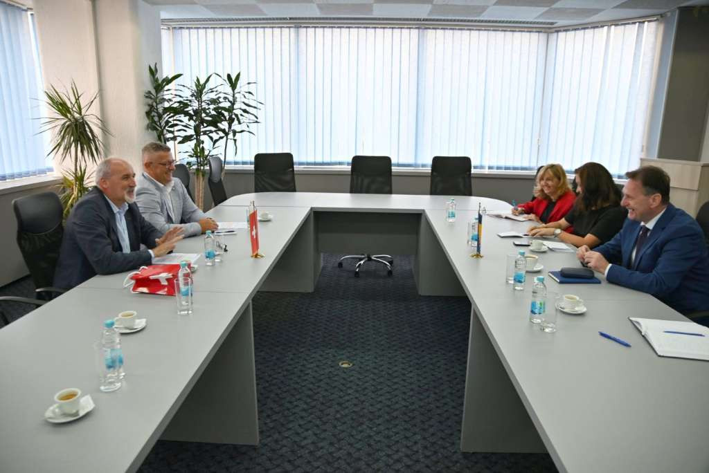 Hrnjić s ambasadorom Švicarske u BiH o unapređenju saradnje kroz postojeće i nove projekte