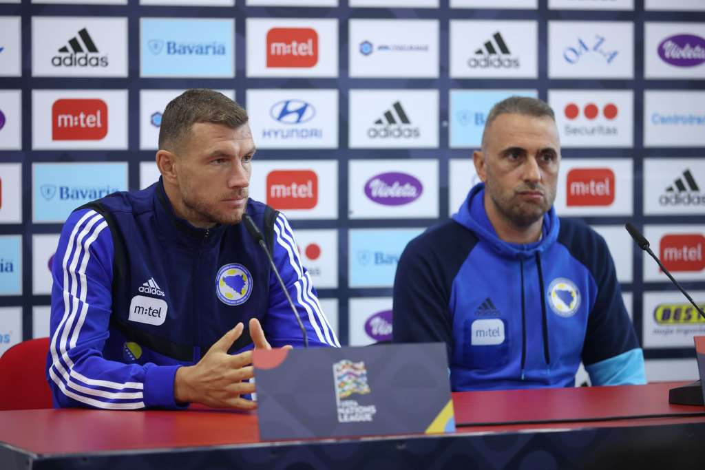 Džeko: Pozitivna je atmosfera, znamo šta nam znači pobjeda protiv Crne Gore