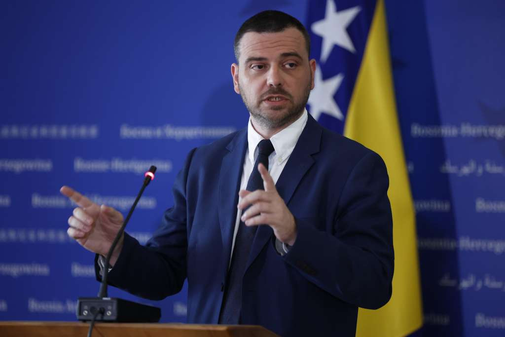 Magazinović: Prikupljanje potpisa za zakon koji će pokazati ljudsko lice politike