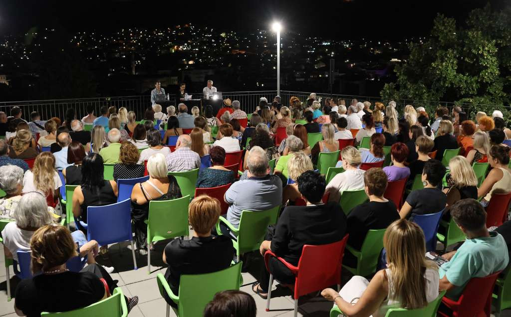 Predstavljena knjiga Darija Terzića 'Nije sve zaboravljeno/Priče iz drugog vremena'