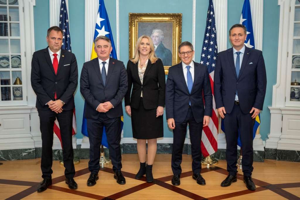 Članovi Predsjedništva BiH na sastanku s Cholletom i Karlin