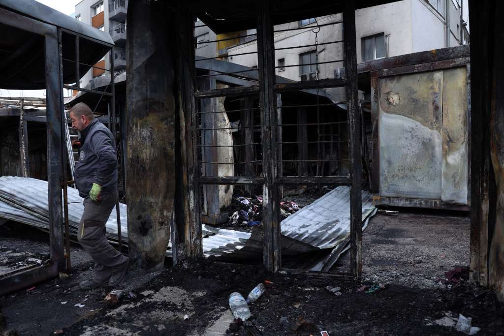 Grad Sarajevo izdvojit će 100.000 KM za pomoć nakon požara na pijaci Kvadrant