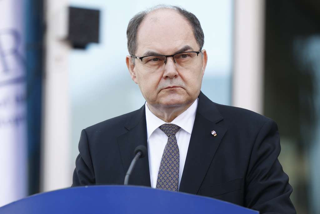 Schmidt: Veličanje ratnih zločina kažnjivo je zakonom