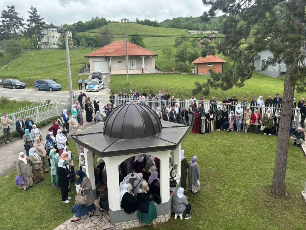 U bratunačkom naselju Glogova obilježena 34. godišnjica od masakra nad Bošnjacima