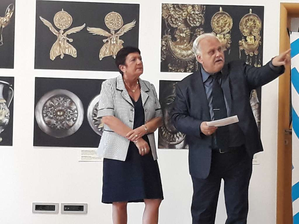 Otvorena izložba fotografija 'Tračko zlatno blago iz Bugarske' autora Nikolaja Genova