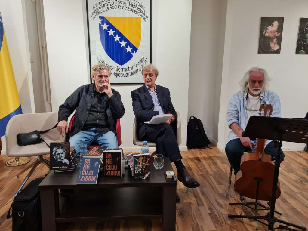 U Zagrebu predstavljena knjiga 'Da ne čuju zidovi' Rezaka Hukanovića