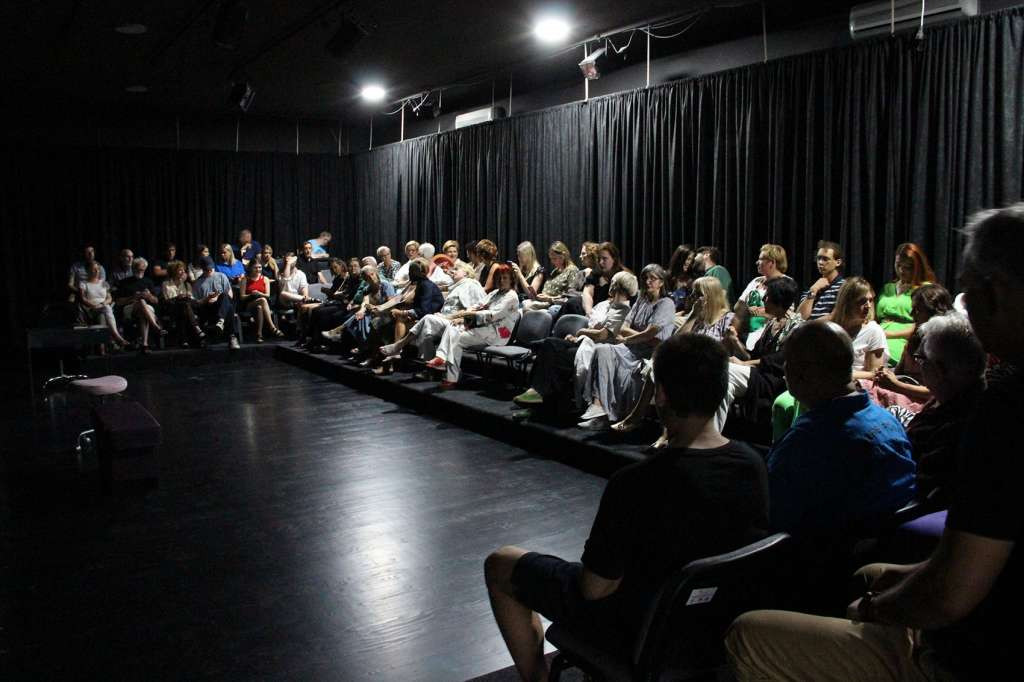 Predstava 'Perzeide' odigrana u prepunom 'Studiju 64' NPM-a