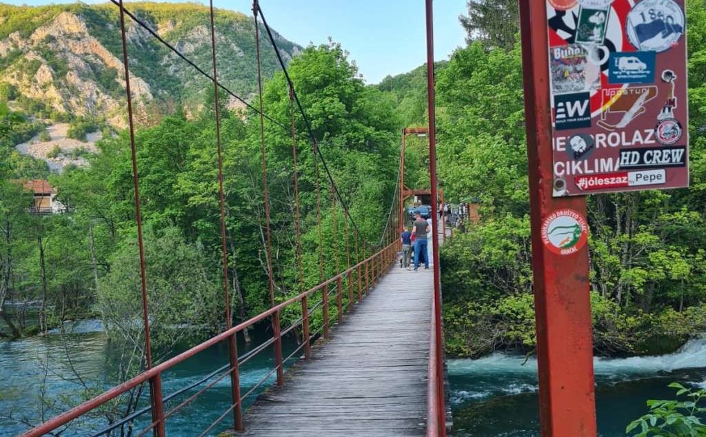 Prvomajski turizam u Krajini - Sunce, Una i stotine gostiju u Martin Brodu