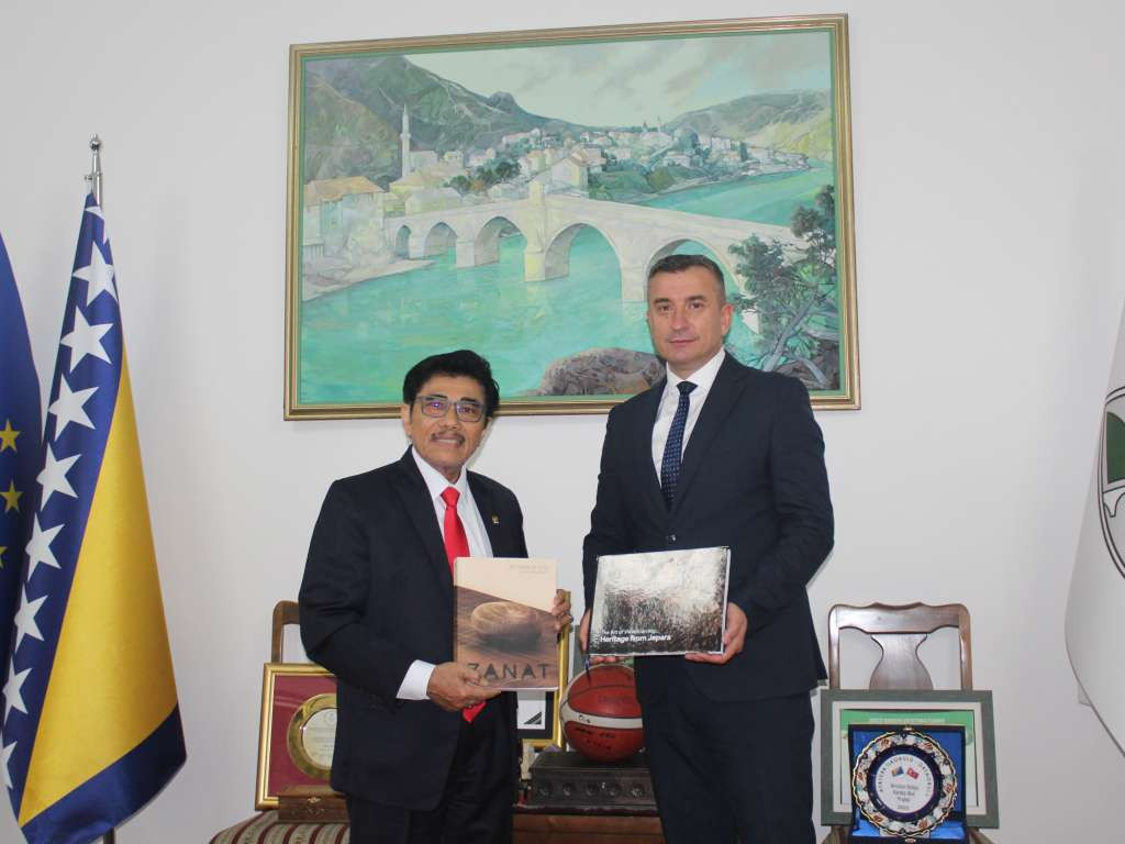 Veleposlanik Republike Indonezije u posjetu Konjicu, u fokusu suradnja na planu drvorezbarstva