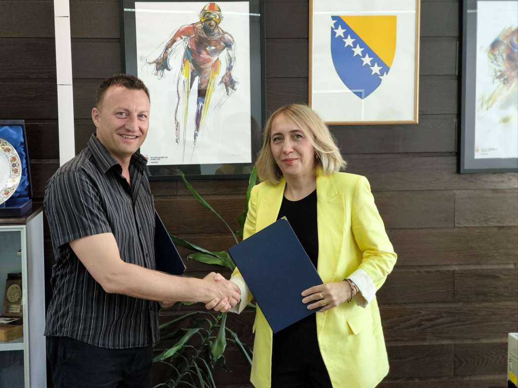 Pozder potpisala ugovor u vrijednosti od 750.000 KM za Nacionalni park 'Una'