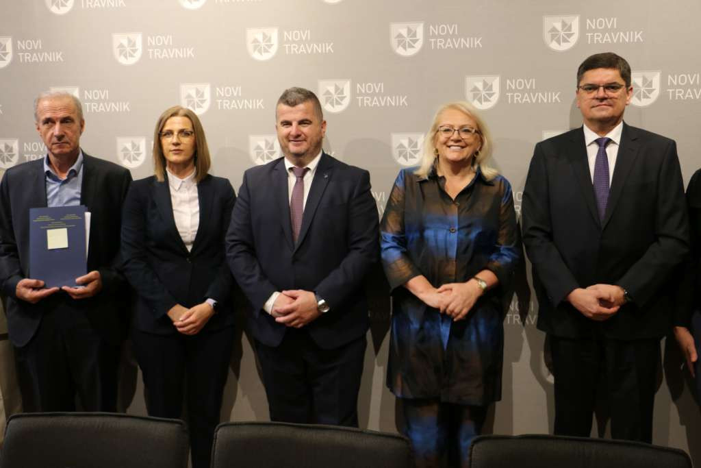 U Novom Travniku potpisani ugovori vrijedni više od 1,7 miliona KM