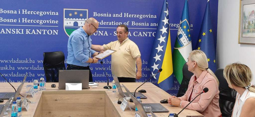 Vladi USK uručena zahvalnica Crvenog križa BiH