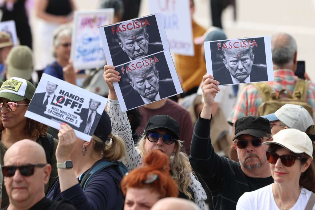 Stotine demonstranata na ulicama evropskih gradova protiv Trumpa