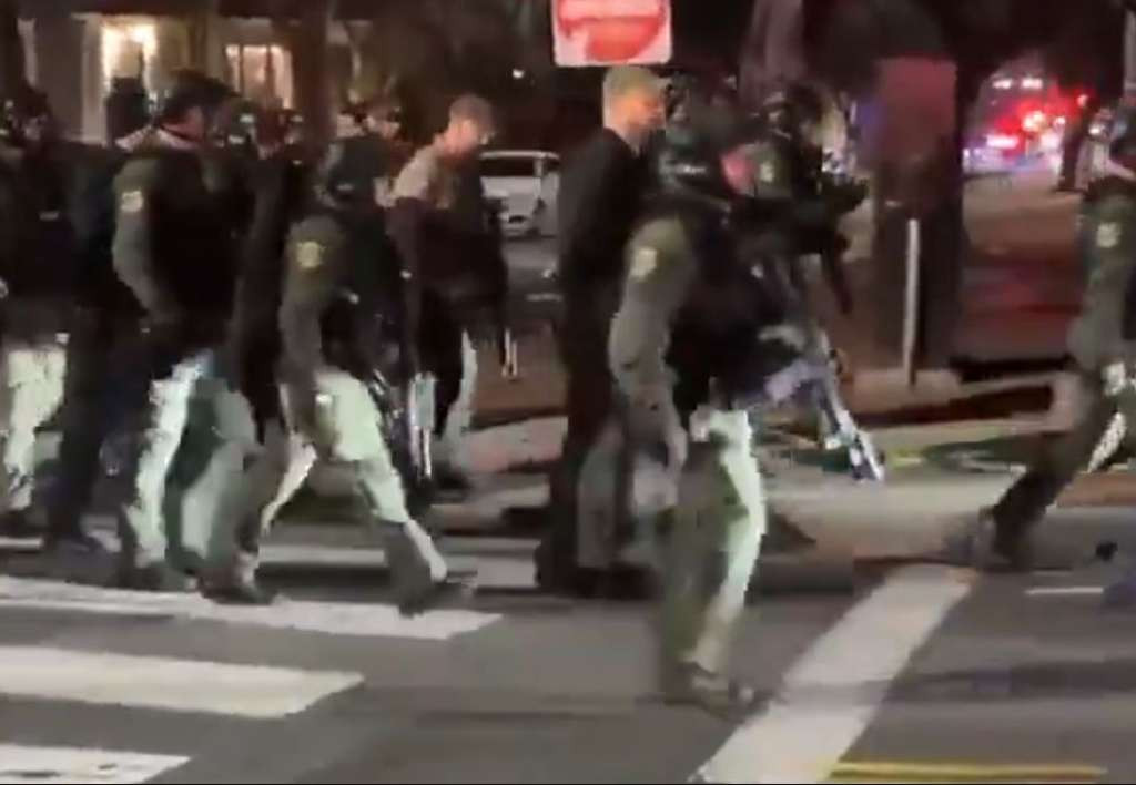 Dvije osobe ubijene u pucnjavi na Univerzitetu Brown, napadač u bijegu