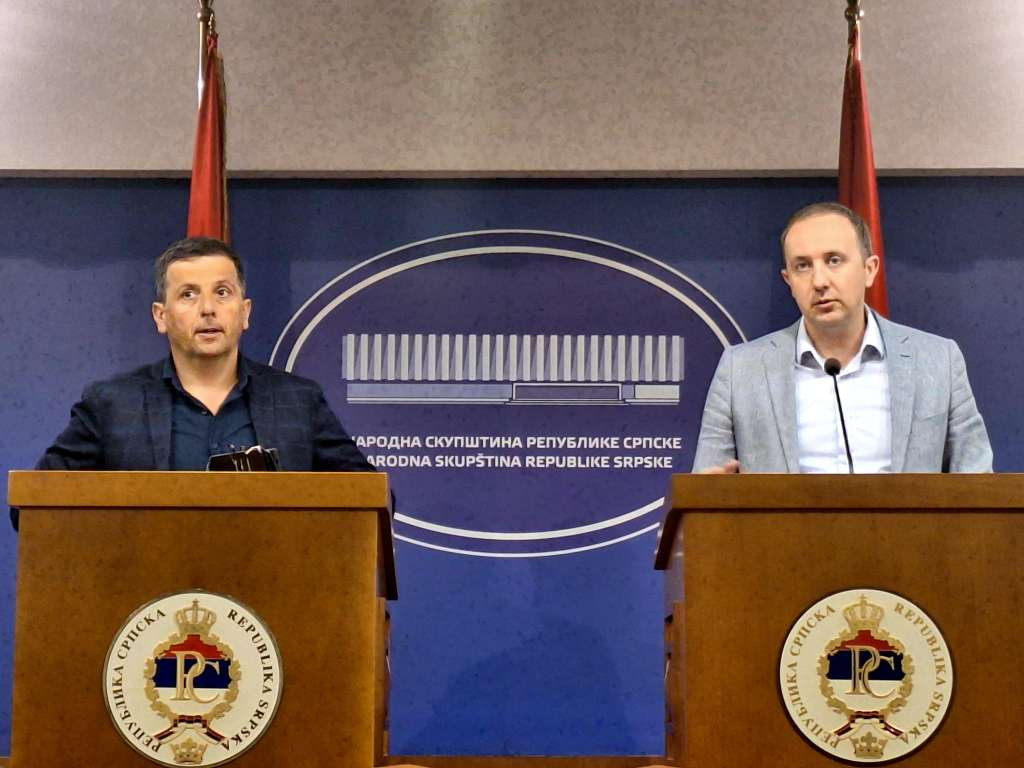 Stevandić oduzeo riječ Vukanoviću u NSRS
