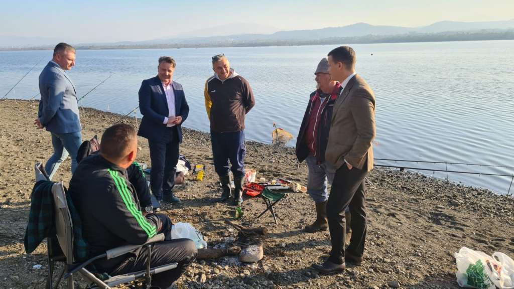 TK: Pri kraju radovi na uređenju desne obale jezera Modrac