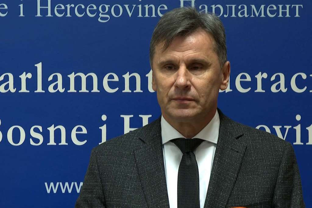 CIK utvrdio prestanak zastupničkog mandata Fadilu Novaliću, zamjenski mandat Rahimu Gadžiću