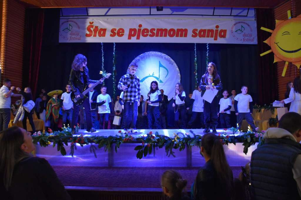 Nadja Mašić i Nedim Karahmetović pobjednici dječijeg festivala 'Šta se pjesmom sanja'