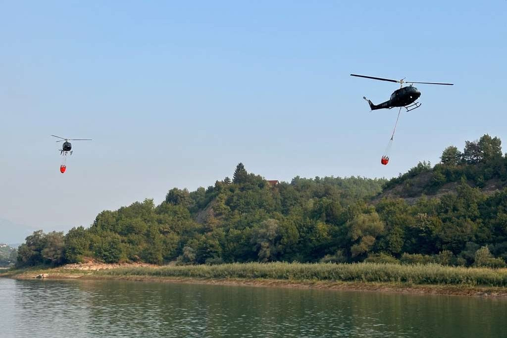 Aktivna brojna požarišta u HNK-u: Gašenje otežavaju vjetar i nepristupačan teren