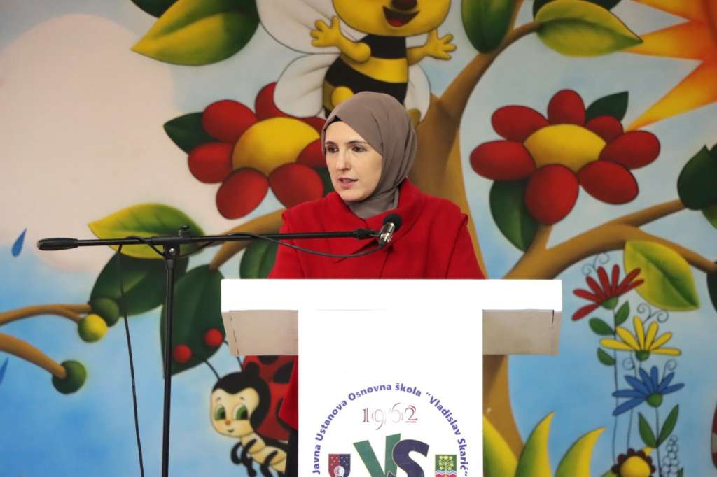 KS - Za rekonstrukciju i opremanje kabineta prirodnih nauka u osnovnim školama još 3,9 miliona KM