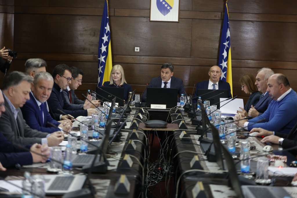 Vlada Federacije BiH - Nastavljen rast poreznih prihoda i doprinosa