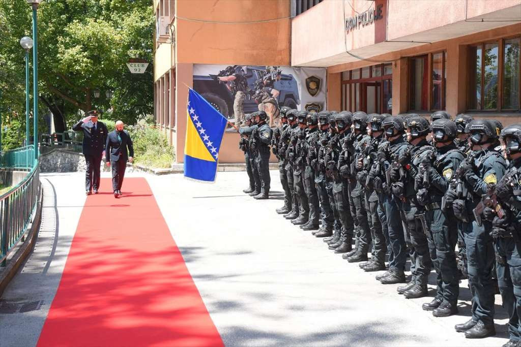 "Vrijeme koje Dodik troši na pokušaje osvete treba da iskoristi da pospremi kabinet"
