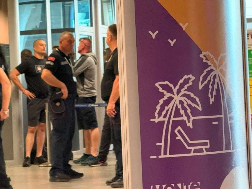 Putnici koji su stigli čarter letom u Tivat vraćeni za Srbiju