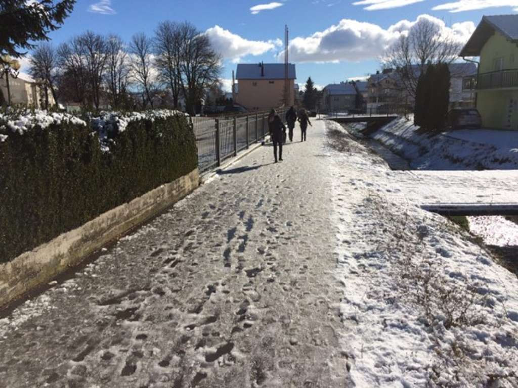 Zbog padova na ledu u Tomislavgradu više od 40 osoba zatražilo liječničku pomoć