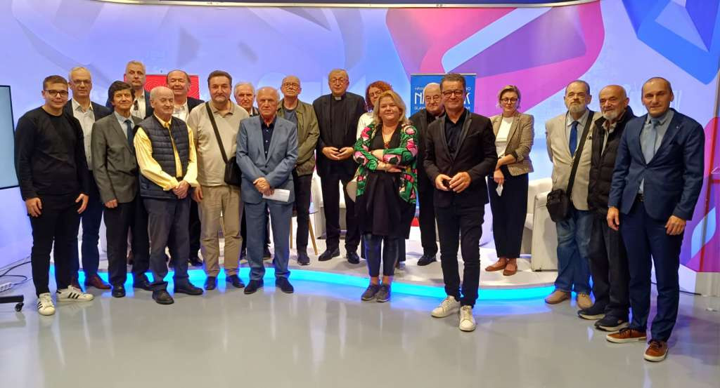 Mons. Franjo Topić u Mostaru predstavio zbornik "Vjera ljubavlju djelotvorna"