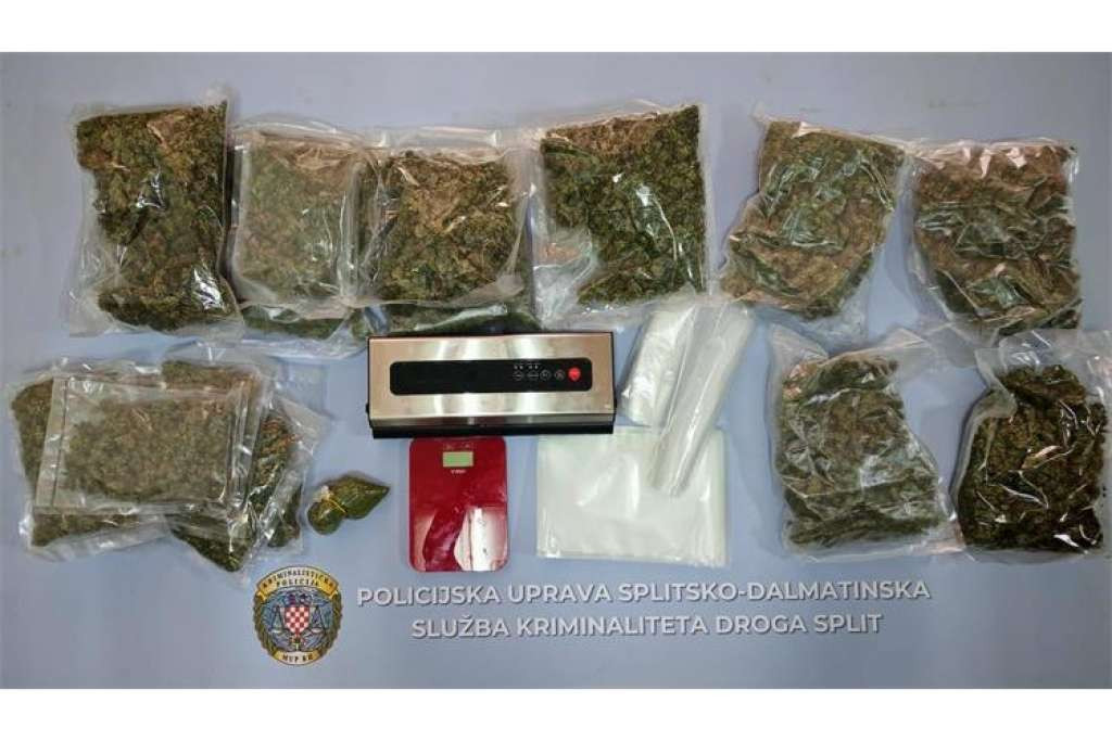 Kod muškarca iz BiH policija u stanu u Splitu pronašla oko 400 grama speeda