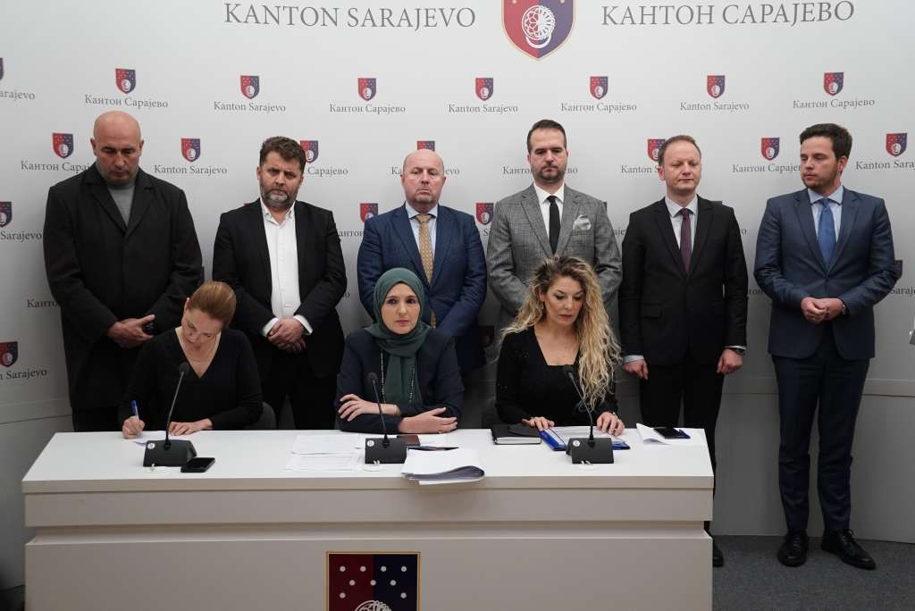 Članovi Vlade KS-a zadovoljni ukupnim iznosom povećanja plata u KS-u od oko 100 miliona KM